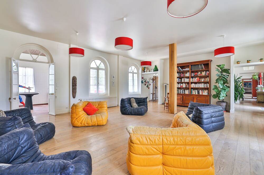 Château 12 chambres avec parc clos – Idéal familles & amis à Oléron in Saint-Georges-d'Oléron, Côte de Beauté