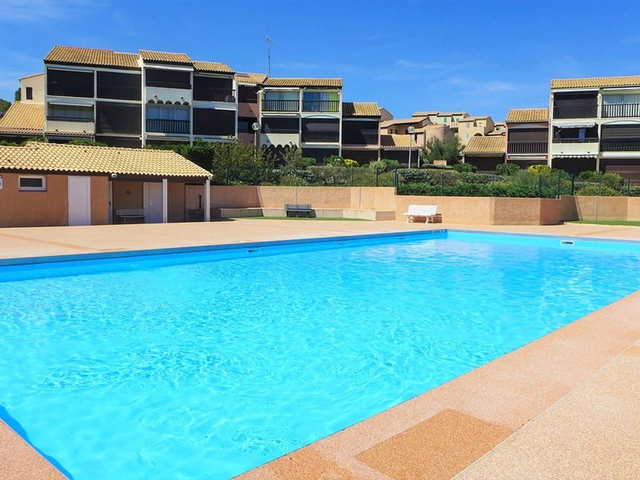 Pavillon T2 Mezzanine - Climatisation - Véranda - Parking - Piscine - 6 Pers in Saint Pierre la Mer, Fleury