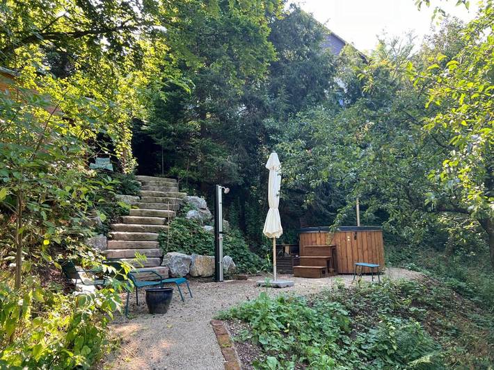 Ferienwohnung für 8 Personen, mit Balkon und Whirlpool sowie Terrasse und Garten in Battenberg