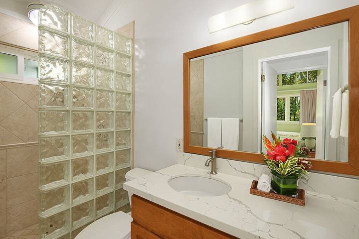 Vacation rental for 6 people, with terrace and yard in Hanalei