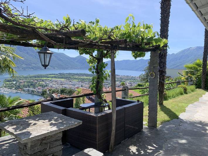 Ferienhaus für 4 Personen, mit Terrasse und Garten sowie Seeblick in Orselina