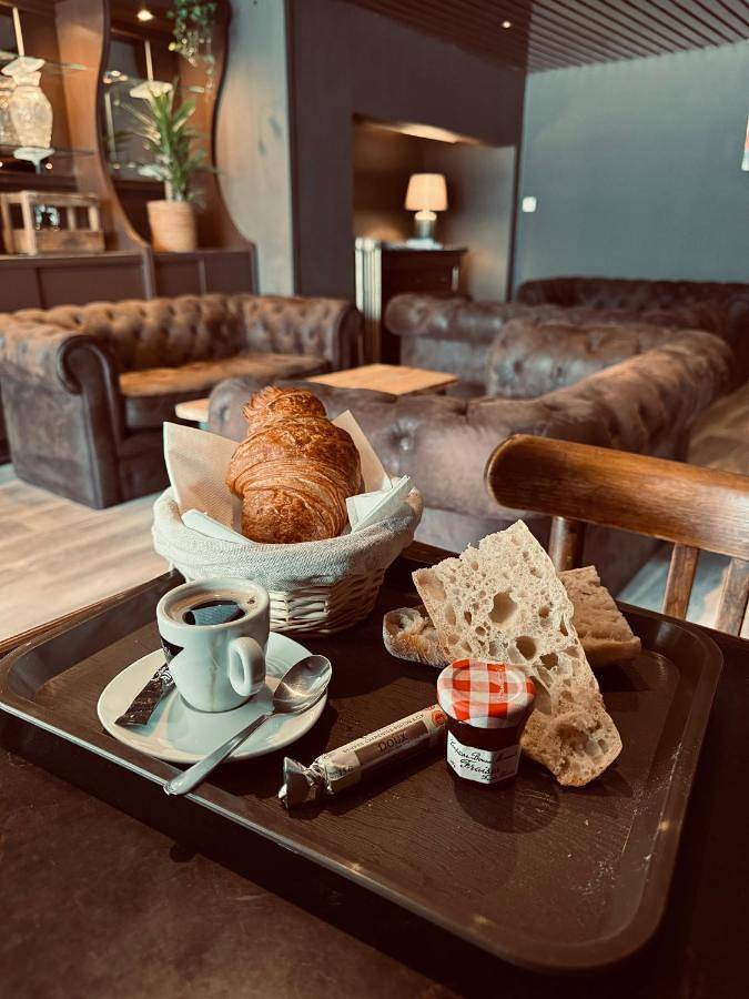 Hôtel pour 2 personnes, avec vue et terrasse à Égletons - 3