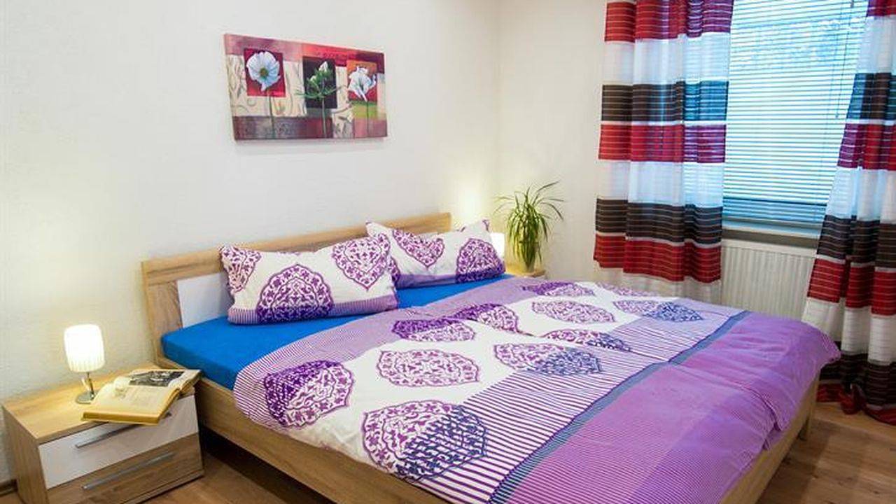 Ganze Ferienwohnung, Ferienwohnung für 4 Personen (55 m²) in Neustadt in Hambach (Neustadt), Neustadt an der Weinstraße