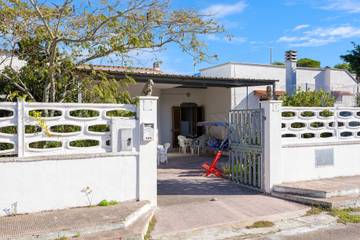Maison De Vacances pour 4 Personnes dans Torre Specchia Ruggeri, Salento, Photo 1