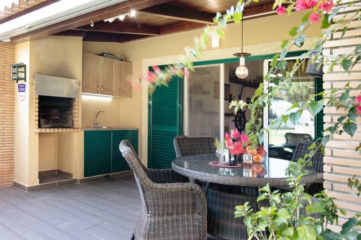 Location de vacances pour 6 personnes, avec jardin et bassin pour enfant, animaux acceptés à Quarteira - 4