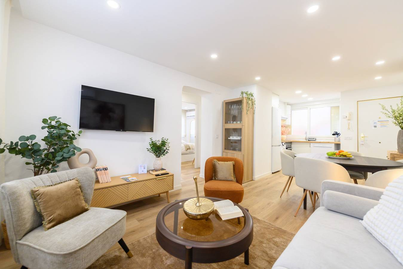 Entire apartment, M (Gco69Bd) Apartamento de 3 dormitorios in Madrid, Madrid Province