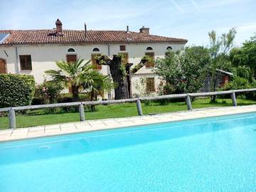 Location de vacances pour 12 personnes, avec jardin et piscine dans le Tarn