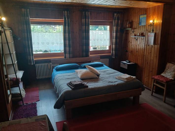 Entire apartment, Apartment 'Olga - La Roisette' with Mountain View in Crépin (Valtournenche), Valtournenche