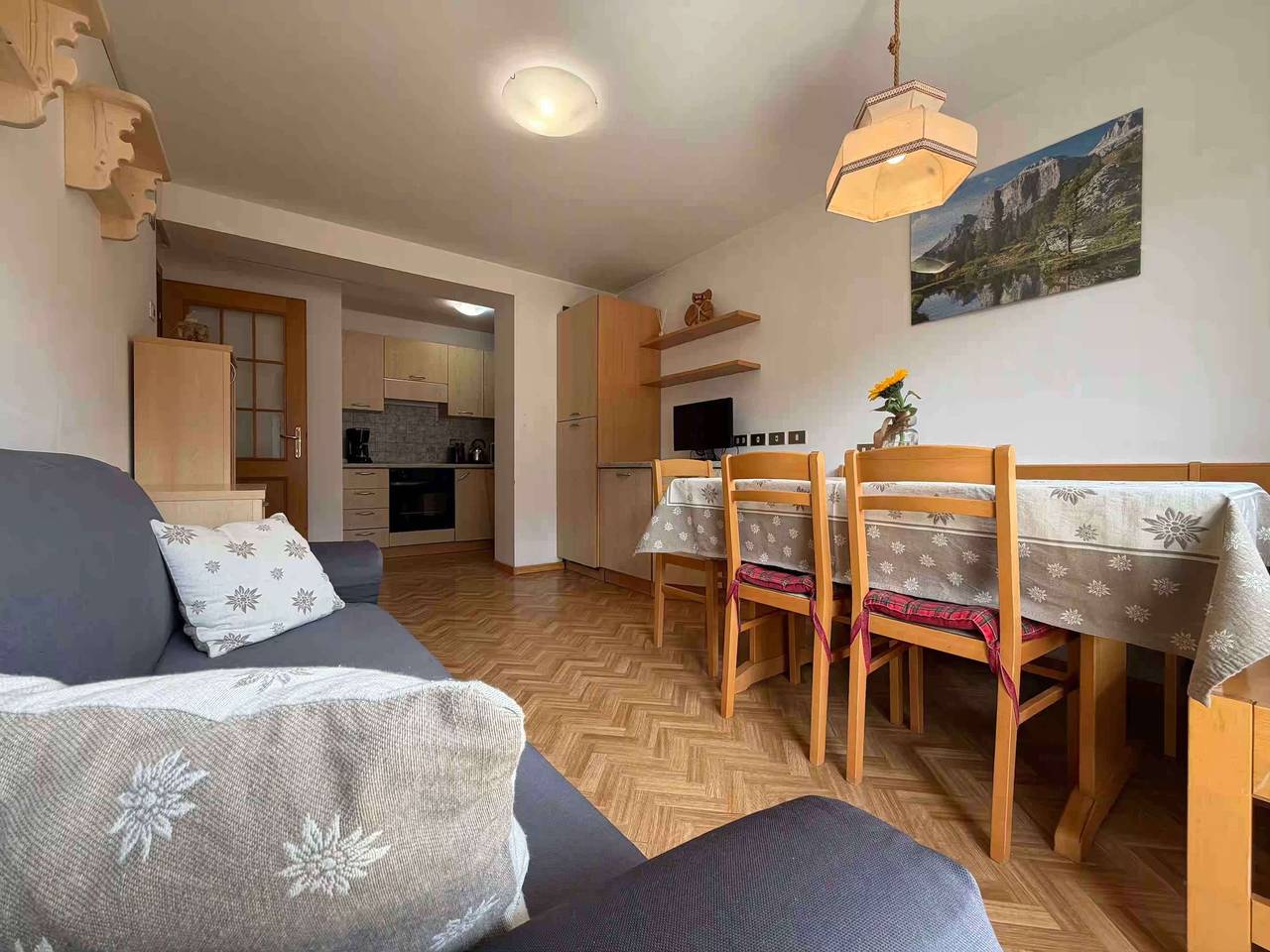 Ganze Wohnung, Apartment 'Lella Stella Alpina' mit Bergblick, Balkon und Wlan in San Giovanni di Fassa, Dolomiti Superski