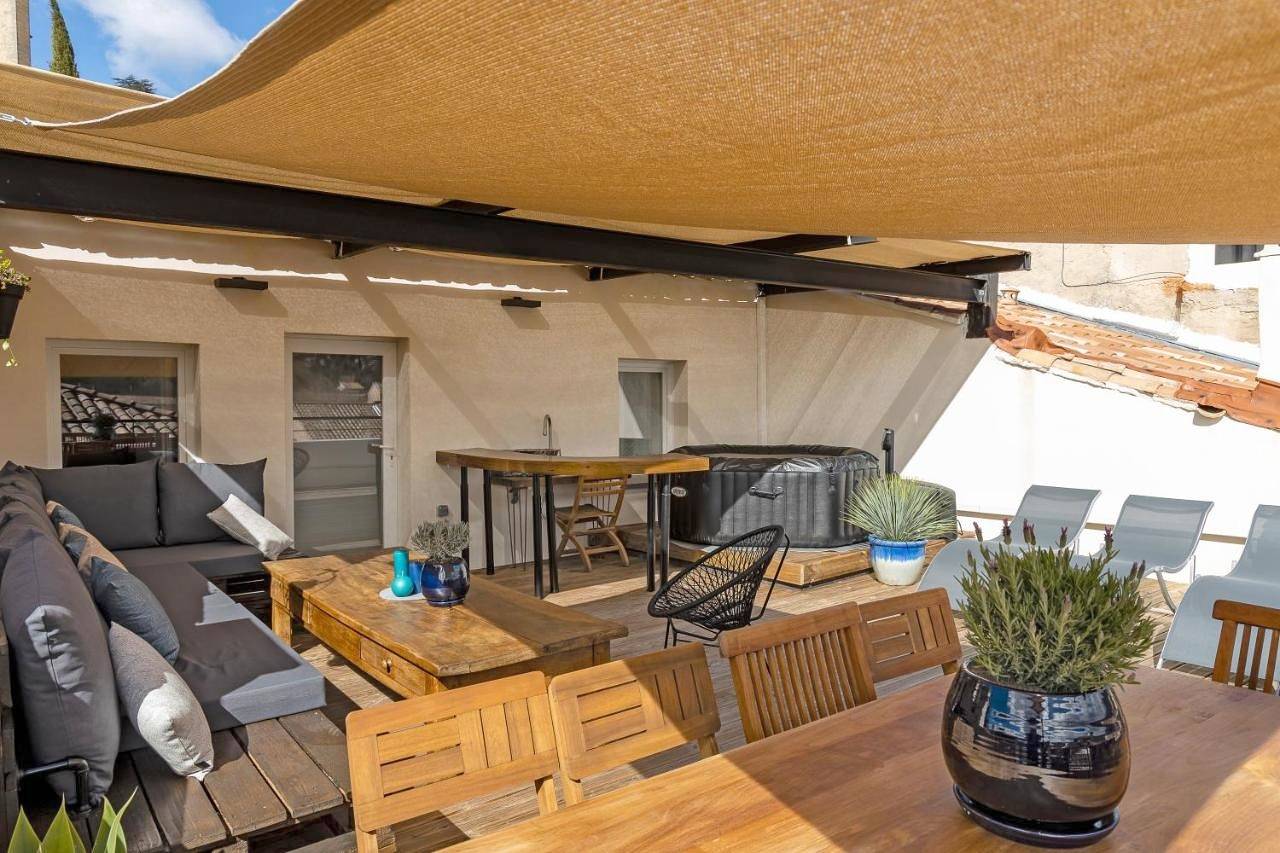 La terrasse de Tiss in Bédoin, Parc naturel régional du Mont-Ventoux