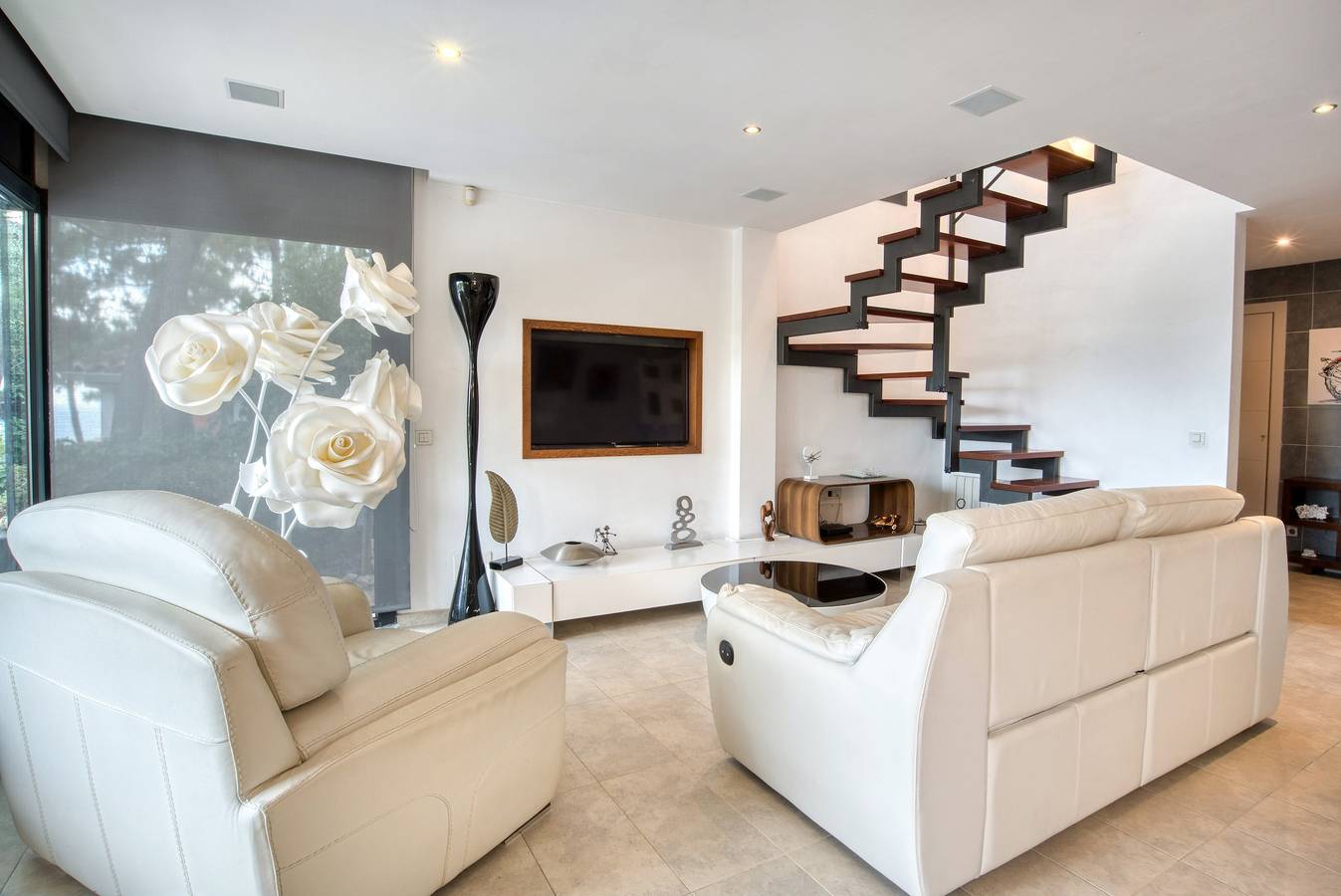 Villa moderne avec vue sur l'océan, piscine à débordement, jardin et Wi-Fi. in Sant Pol de Mar, Costa del Maresme