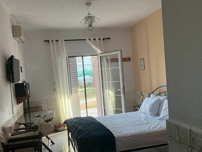 Ferienwohnung für 2 Personen, mit Balkon und Terrasse sowie Garten