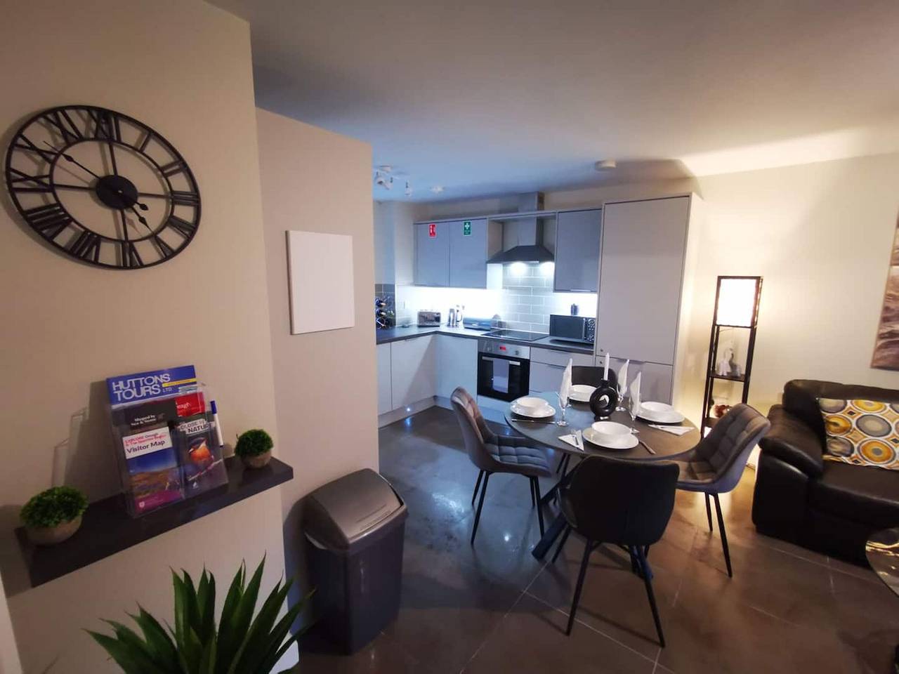 Entire apartment, Belfast Central 2 bedroom luxurious modern stay in Belfast, County Antrim