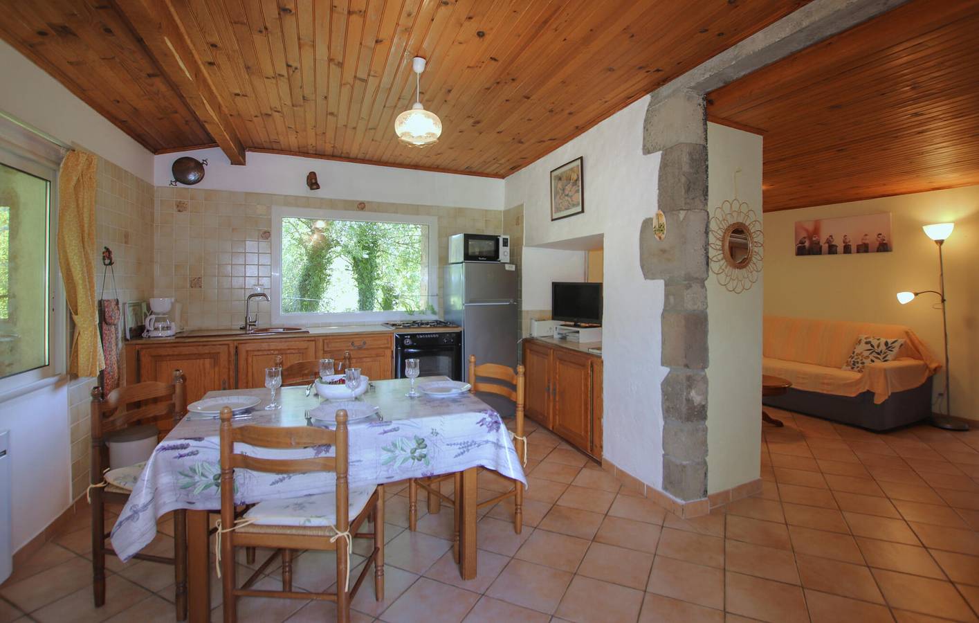 1km de Saint-Étienne : Appartement avec jardin, parking et WiFi in Saint-Étienne-de-Boulogne, Parc naturel régional des Monts d'Ardèche