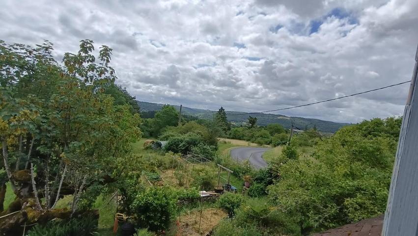 Chambre d’hôte pour 2 personnes, avec Terrasse ainsi que Jardin et Vue à Montignac