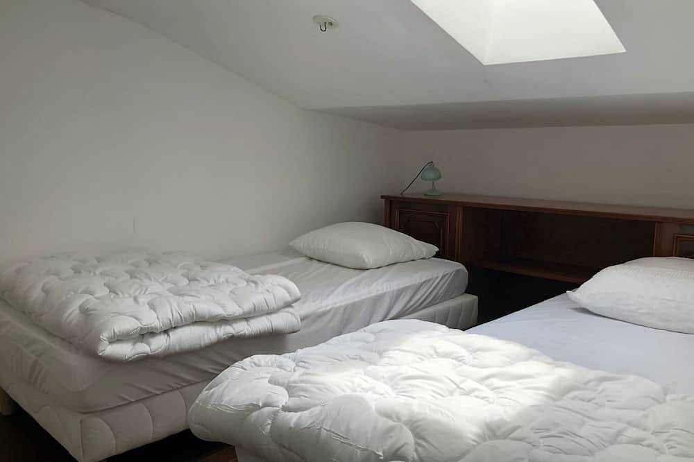 Gîte Pommier 7 Personnes, au Calme, Piscine in Sainte-Gemme, Saintes und Umgebung
