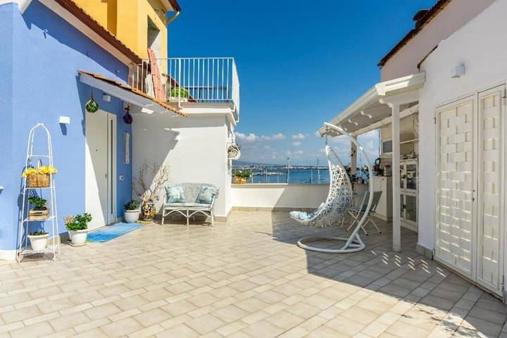 B&b per 2 persone, con Balcone e Terrazza nonché Panorama a Castellammare di Stabia
