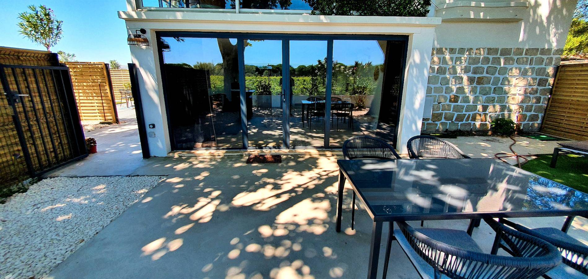 Appartement entier, Grenache - gîtes du mas des jeux in Saint-Laurent-d'Aigouze, Région de Nîmes