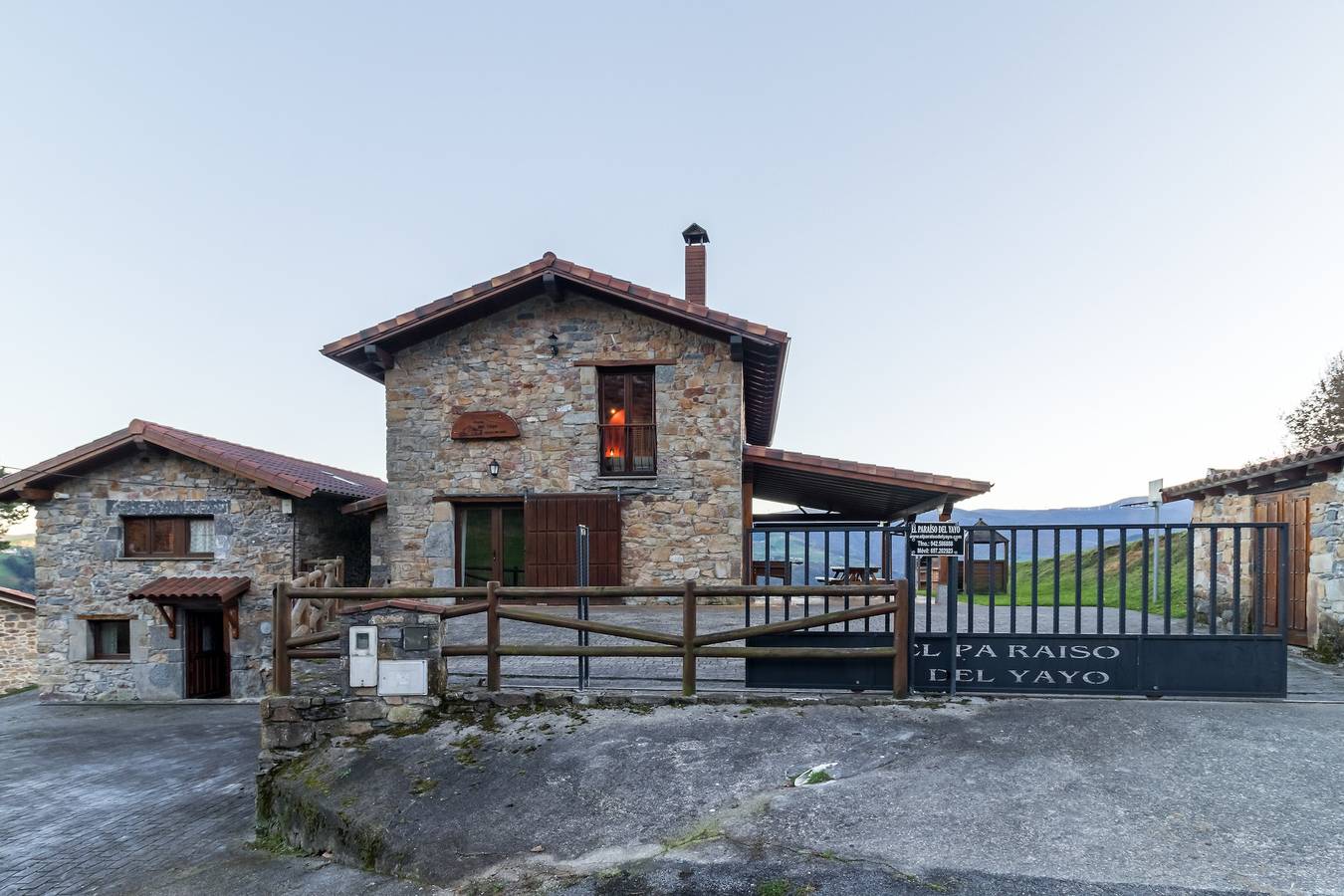 Casa rural 'El Paraiso Del Yayo' con vistas a la montaña, terraza privada y Wi-Fi in Soba, Valle del Asón-Gándara