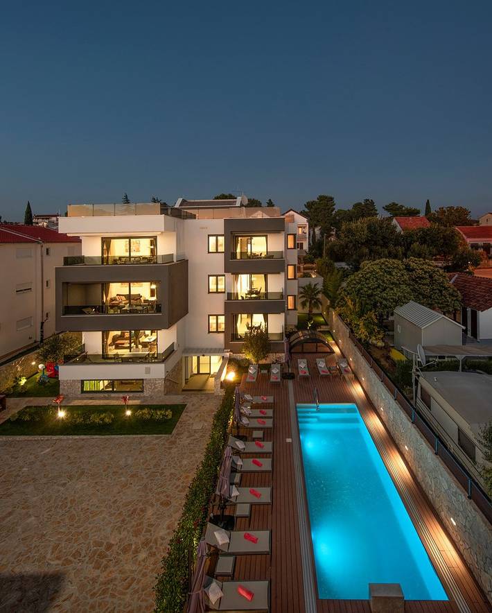 Appart’hôtel pour 6 personnes, avec Balcon/Terrasse ainsi que Piscine et Sauna