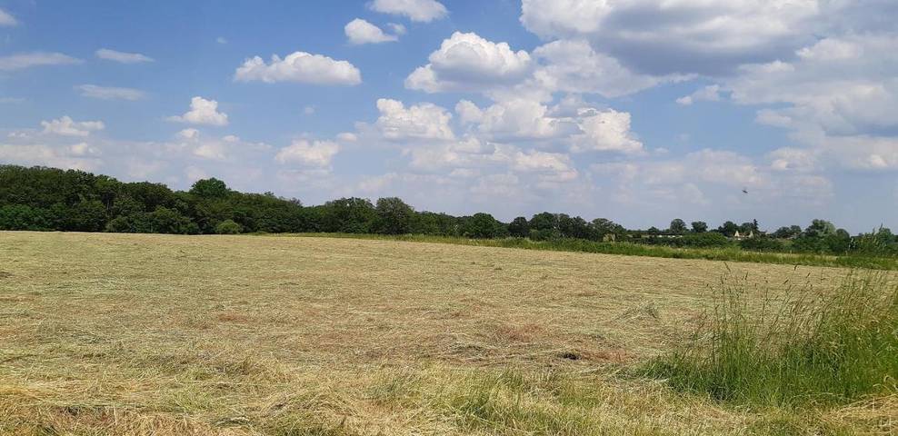 Camping pour 11 personnes, avec terrasse et piscine ainsi que vue et jardin dans le Cher - 2