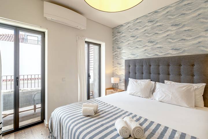 Ganze Wohnung, Bairro Alto Modern With Terrace And Garage by Homi in Misericórdia, Lissabon Distrikt