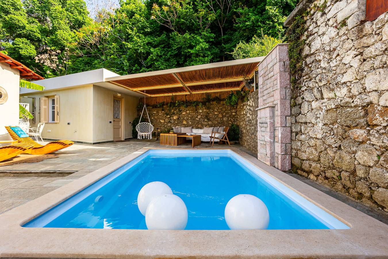 The Secret Garden - Courtyard & Private Pool Villa in Kalamata, Messenia