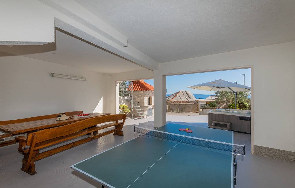 Villa Ana - Makarska by Villas Guide in Veliko Brdo, Makarska