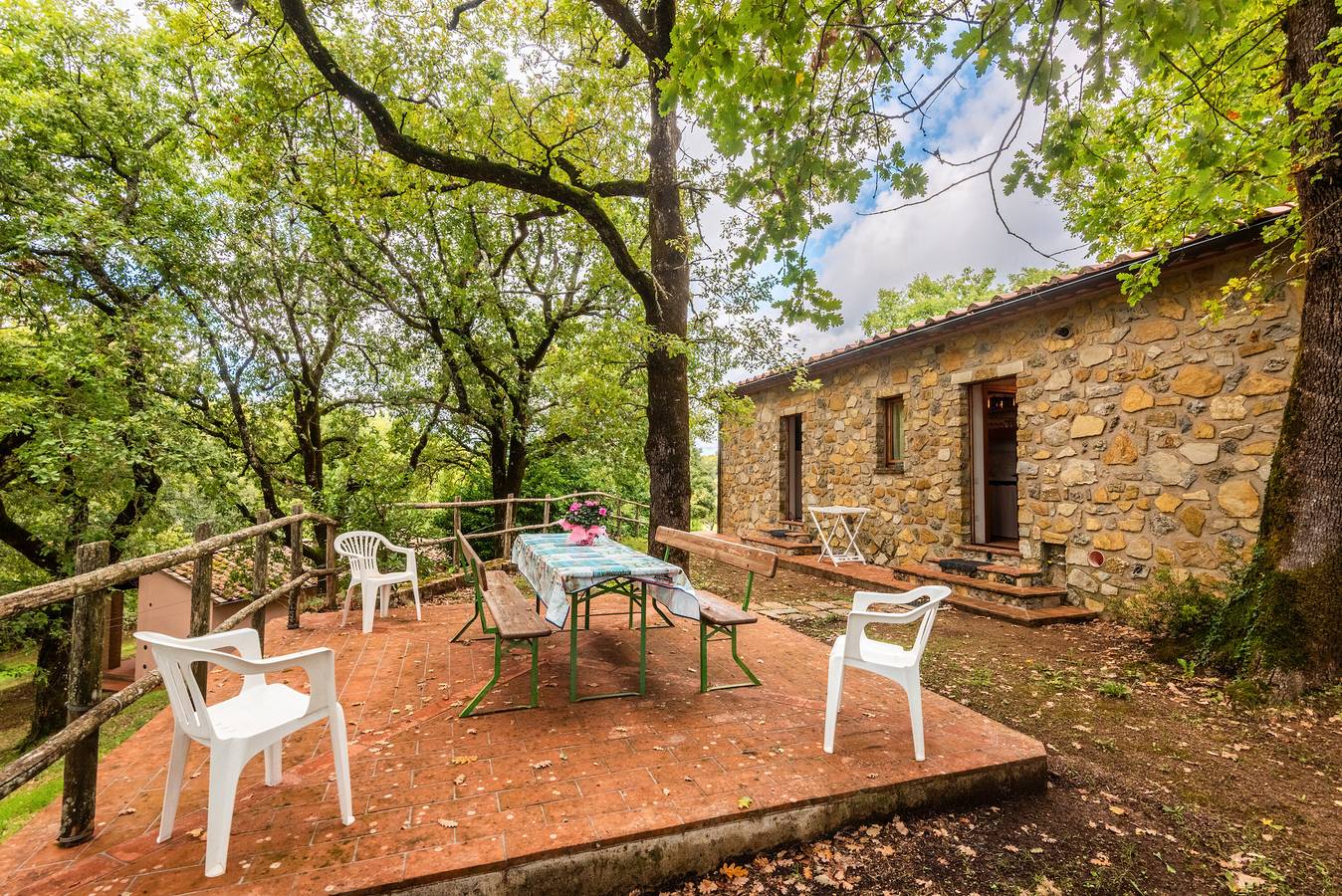 Appartamento intero, Casa Vacanze 'San Michele - Casa Convento' con Vista Montagna, Piscina in Comune e Wi-Fi in Montieri, Provincia di Grosseto