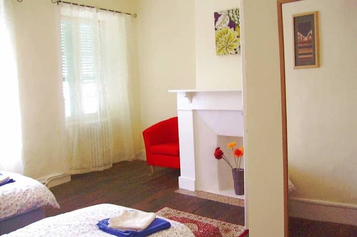 Gîte pour 15 personnes, avec jardin, animaux acceptés à Saint-Germain-les-Belles - 4