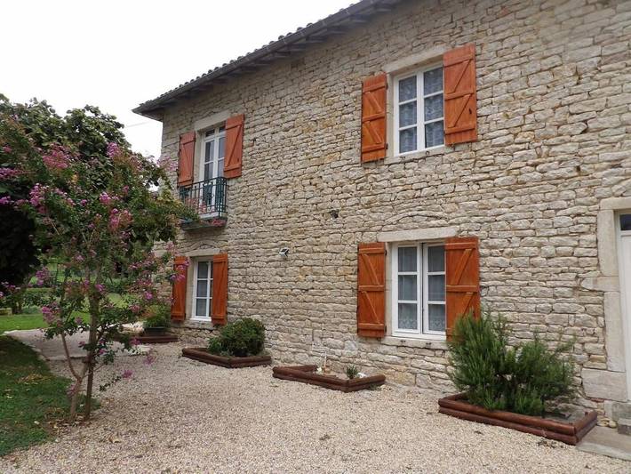 Chambre d’hôte pour 4 personnes, avec jardin et terrasse à Uchizy