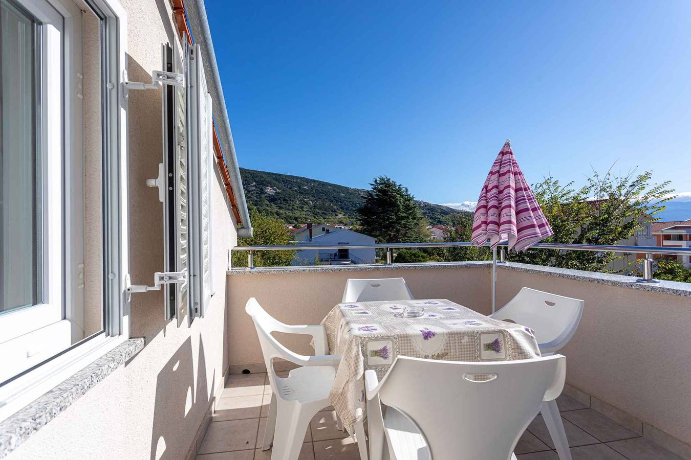 Apartamento vacacional entero, Apartamento vacacional con aire acondicionado y Wi-Fi  in Baska, Krk (isla)