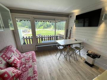 Gîte pour 2 personnes, avec balcon à Laveissière