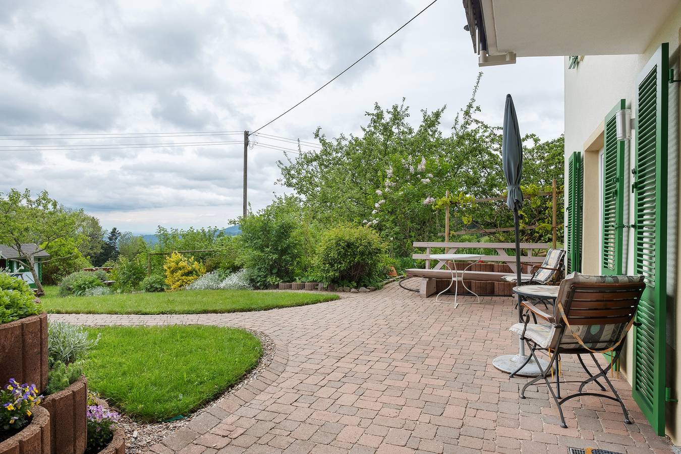Ganze Wohnung, Ferienwohnung 'Gartenblick' mit Bergblick, privater Terrasse und Wi-Fi in Stegen, Südschwarzwald