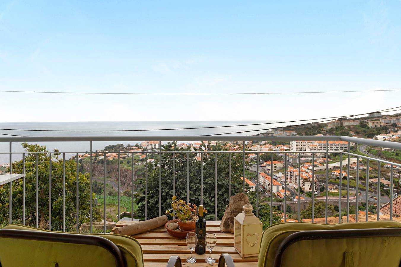 Ganze Wohnung, Apartamento Jade mit Meerblick, Wlan & Balkon in Pedra Mole (Madeira), Caniço