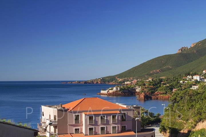 Ferienhaus für 4 Personen, mit Balkon/Terrasse und Pool in Théoule-sur-Mer - 3