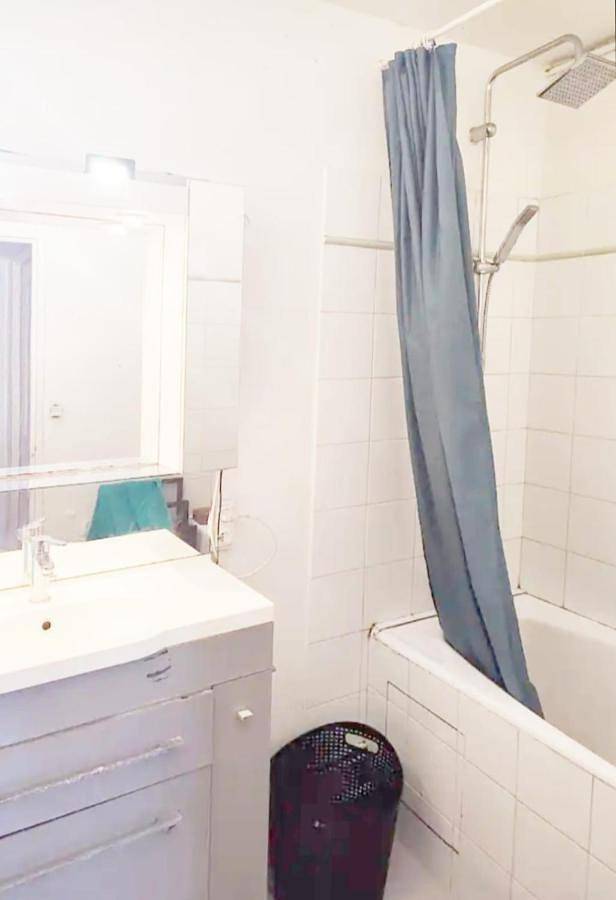 Double Room with Shared Bathroom in Anglet, Région de Bayonne