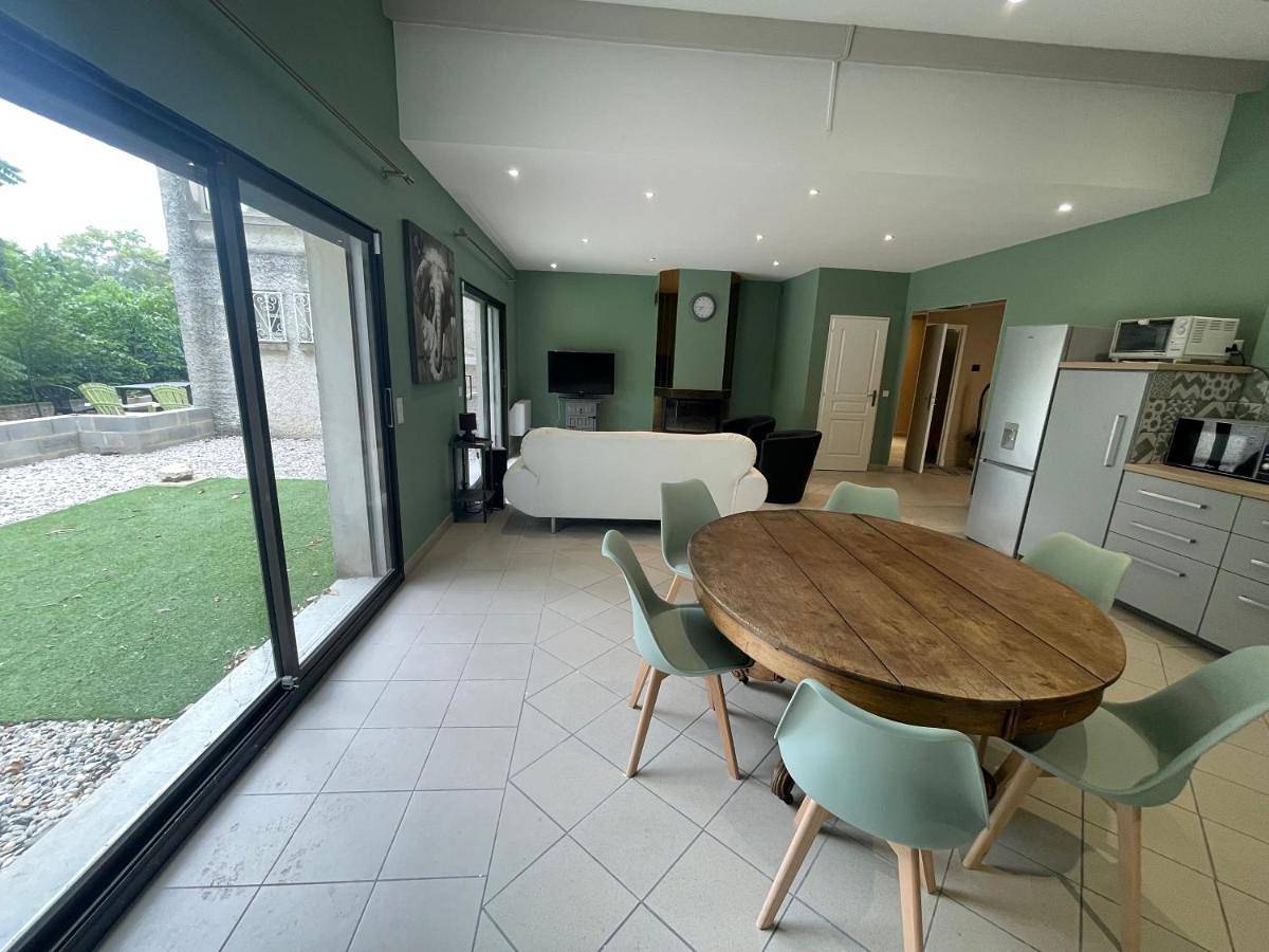 Three-Bedroom House in Avignon, Vaucluse