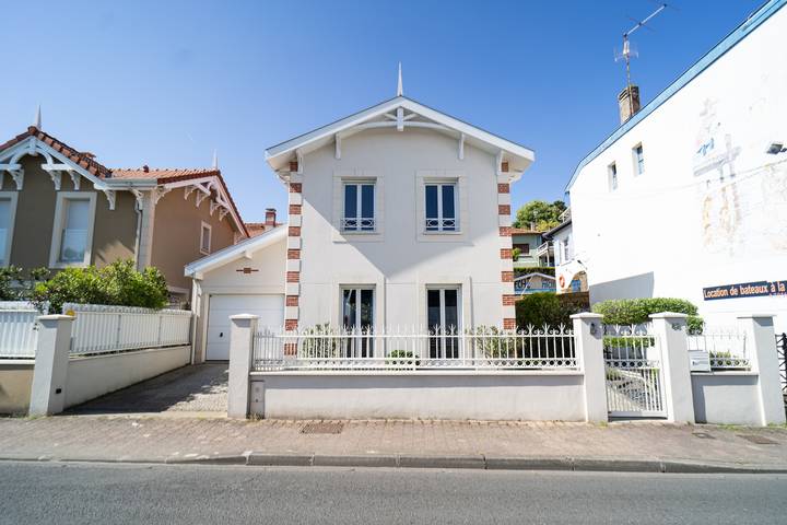Location de vacances pour 8 personnes, avec terrasse et jardin dans Port d'Arcachon - 4