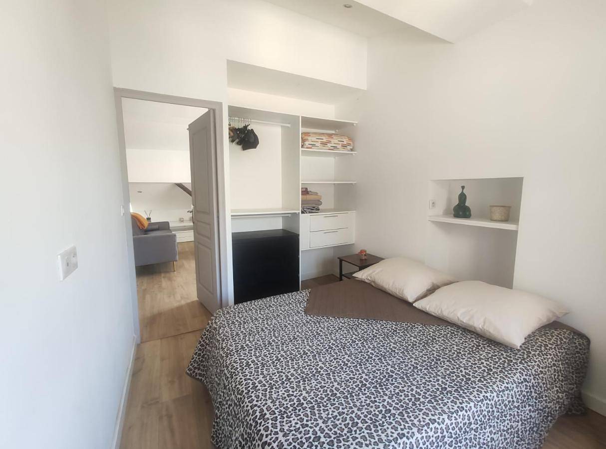 Appartement entier, One-Bedroom Apartment in Bastia, Cap Corse
