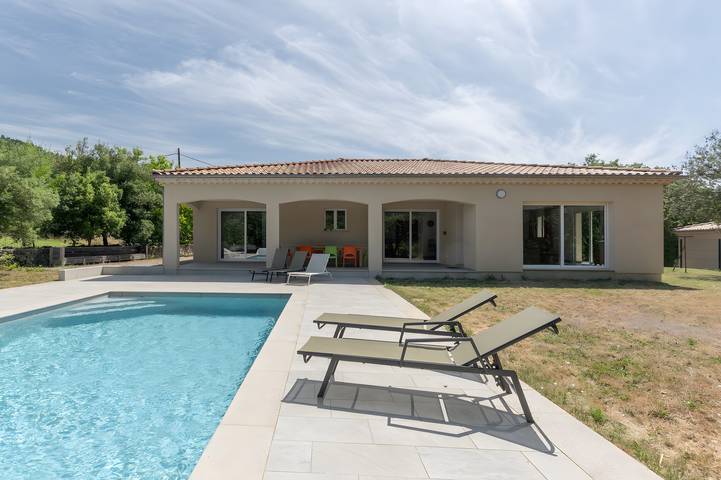 Gîte pour 10 personnes, avec Jardin en Ardèche