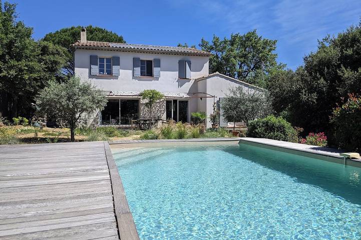 Location de vacances pour 8 personnes, avec jardin à Mirabeau