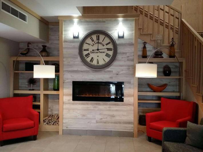Hôtel pour 4 personnes, avec piscine ainsi que jacuzzi et terrasse, adapté aux familles