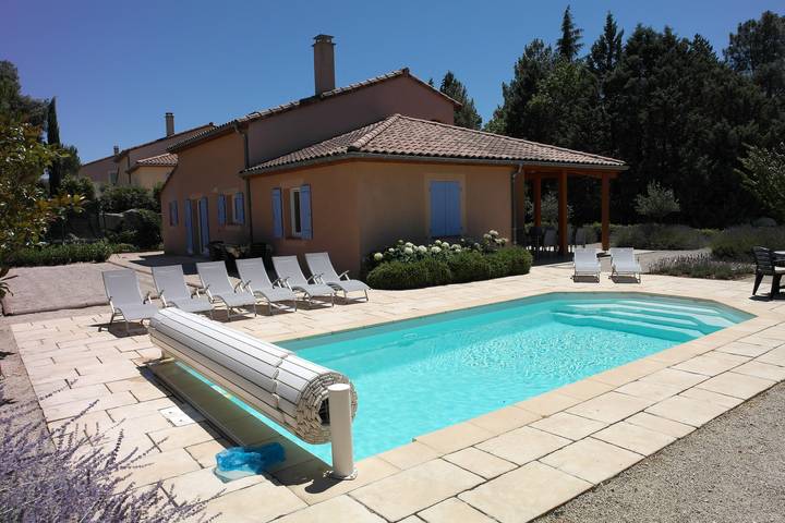 Gîte pour 8 personnes, avec piscine
