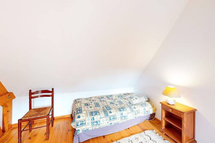 Location de vacances pour 6 personnes, avec jardin à Louvie-Soubiron - 4