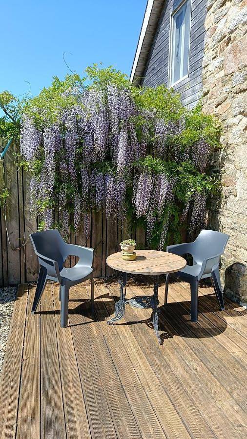 Location de vacances pour 2 personnes, avec vue et jardin à Briec - 2