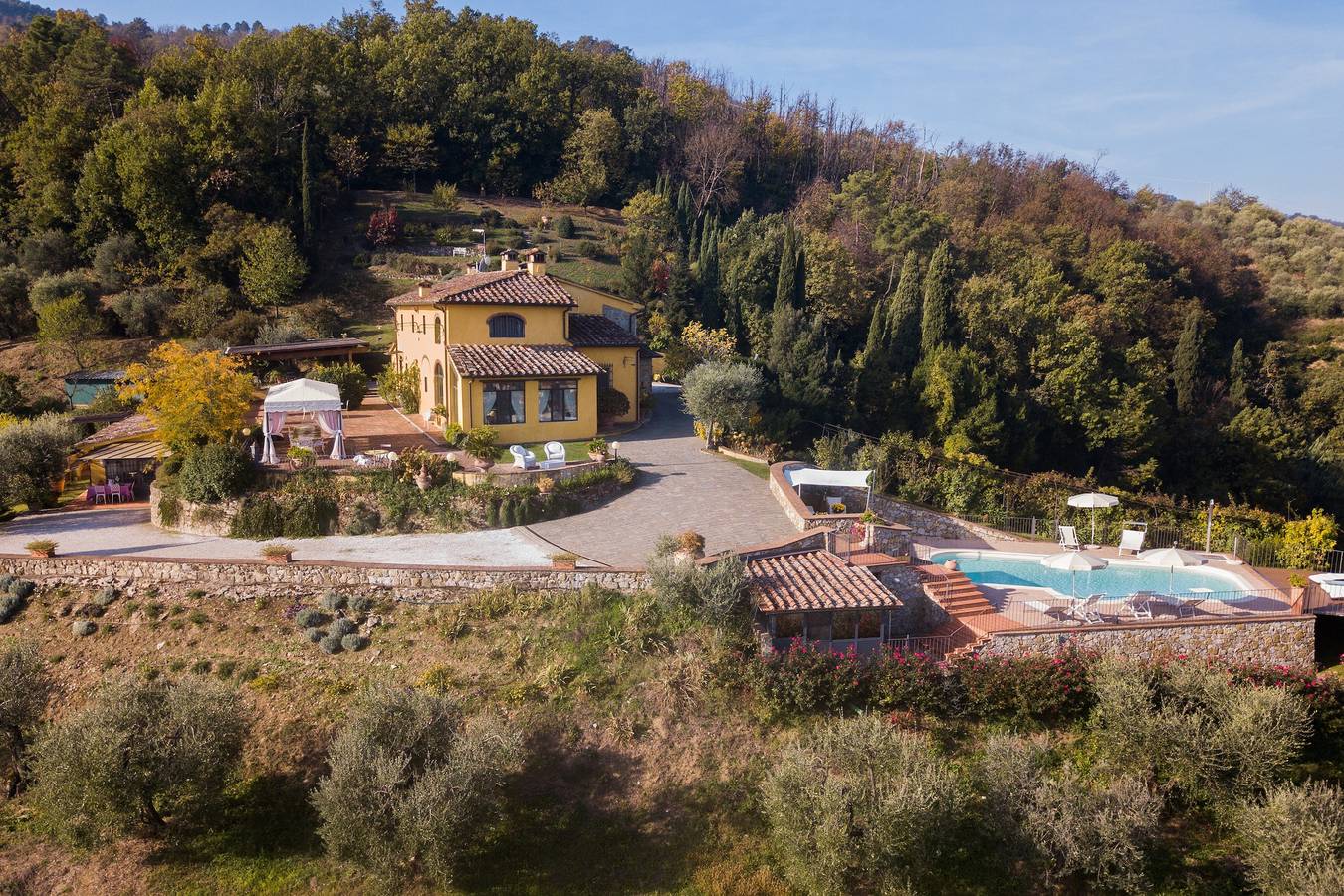 Villa 'Podere Bucigattolo' with Private Pool, Wi-Fi and Air Conditioning in Serravalle Pistoiese, Pistoia Province