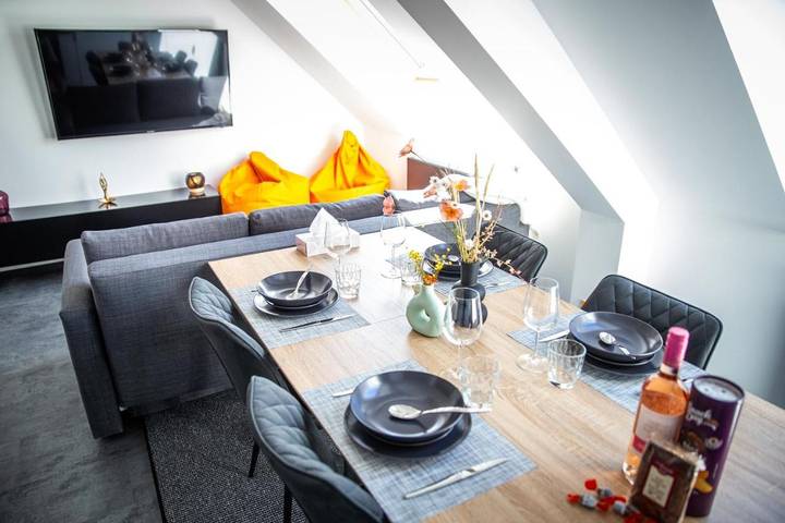 Appartement de vacances pour 7 personnes, avec Jardin ainsi que Vue sur le lac et Vue à Cholonge