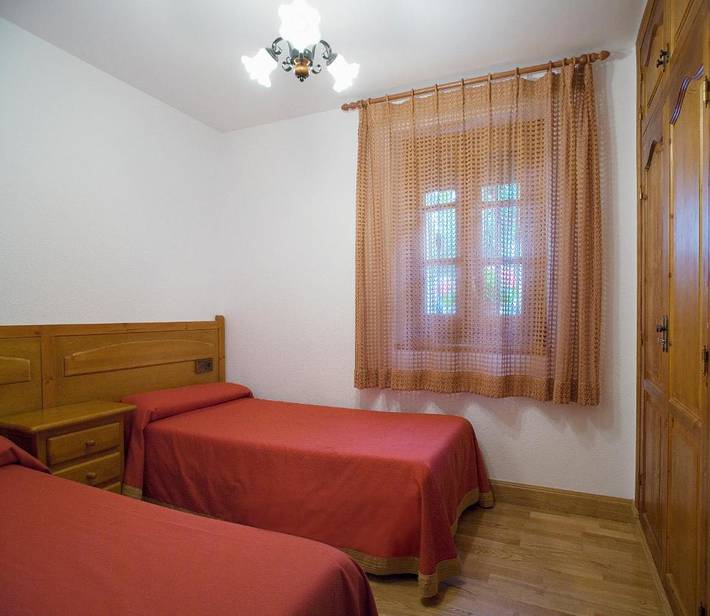 Gîte pour 3 personnes, avec Terrasse et Jardin à Broto - 3