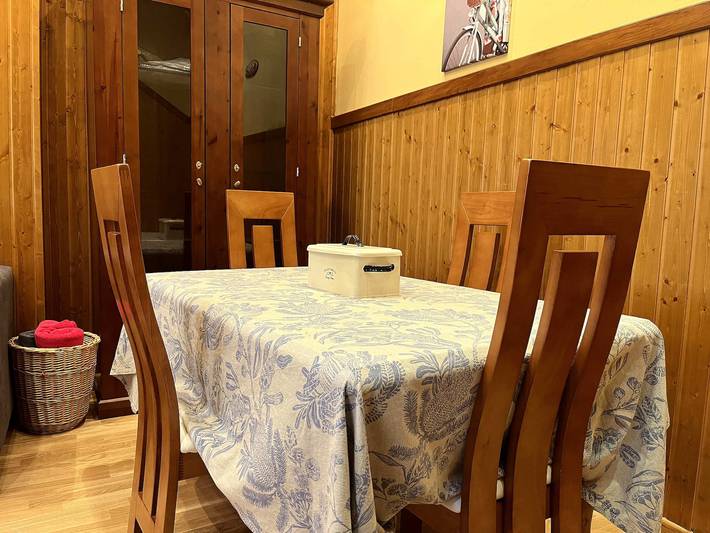 Entire apartment, León Centre Duplex · Quiet Courtyard · Sleeps 4 in León, Cordillera Cantábrica